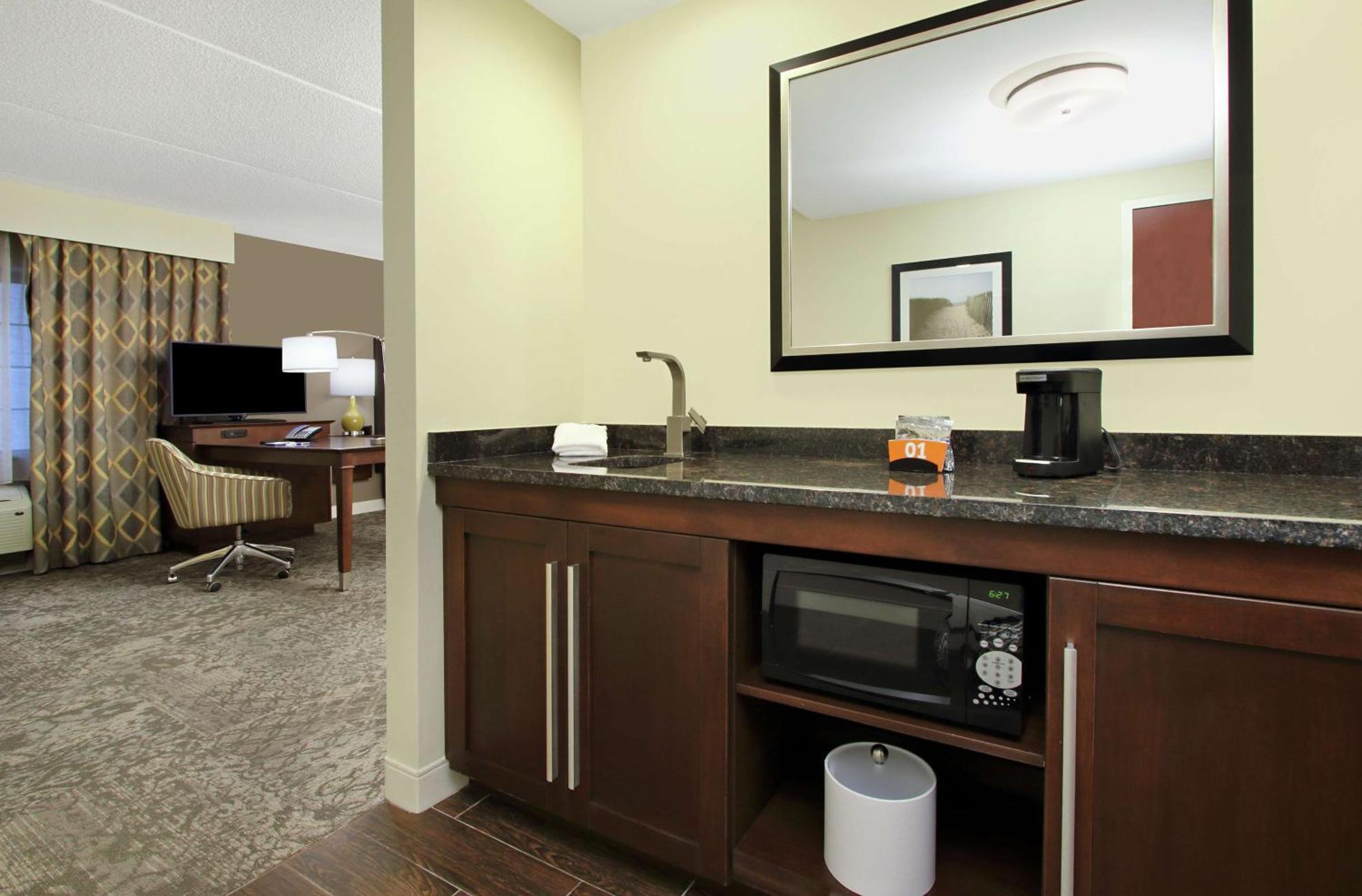 Hampton Inn & Suites By Hilton - Rockville Centre Exteriér fotografie