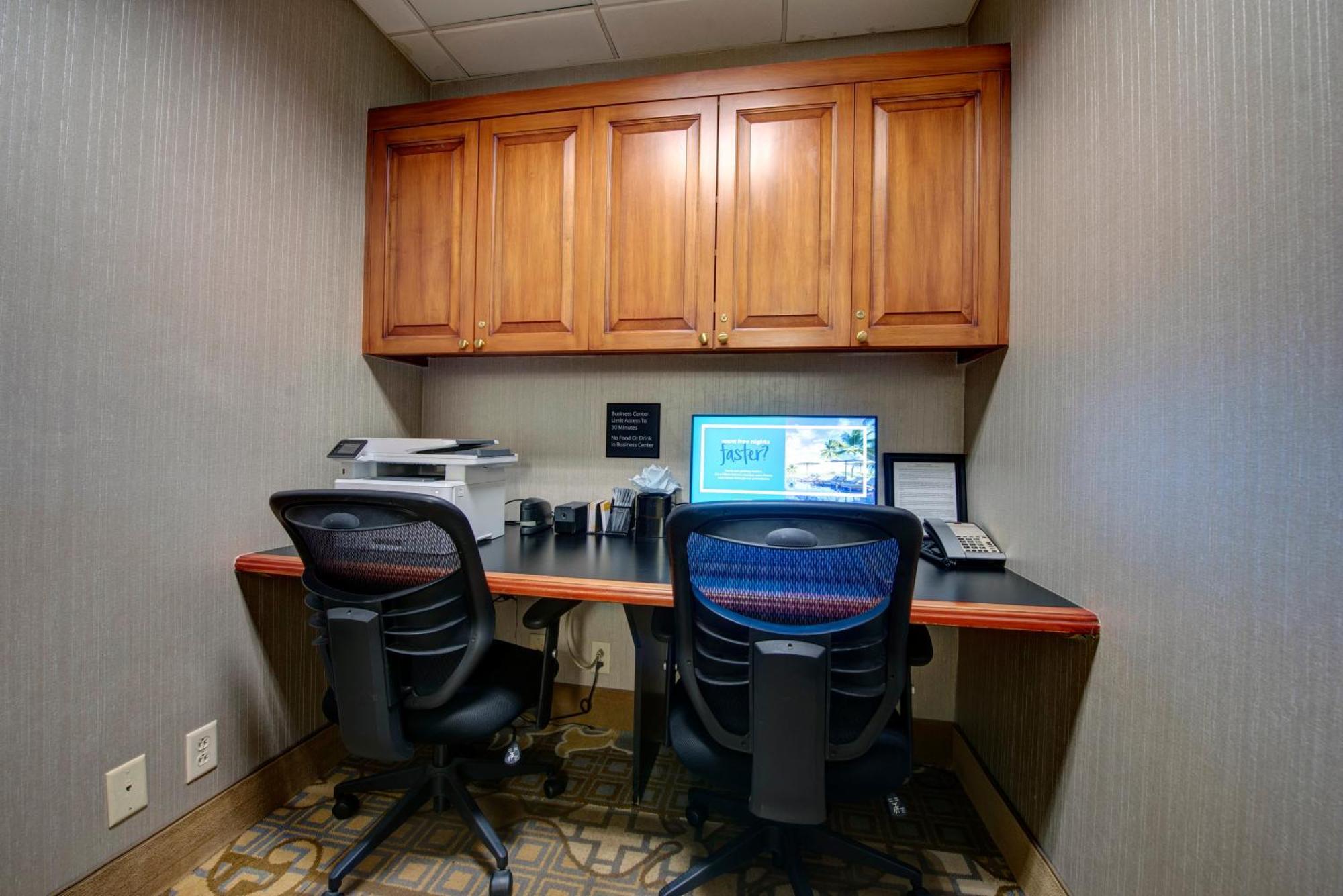 Hampton Inn & Suites By Hilton - Rockville Centre Exteriér fotografie
